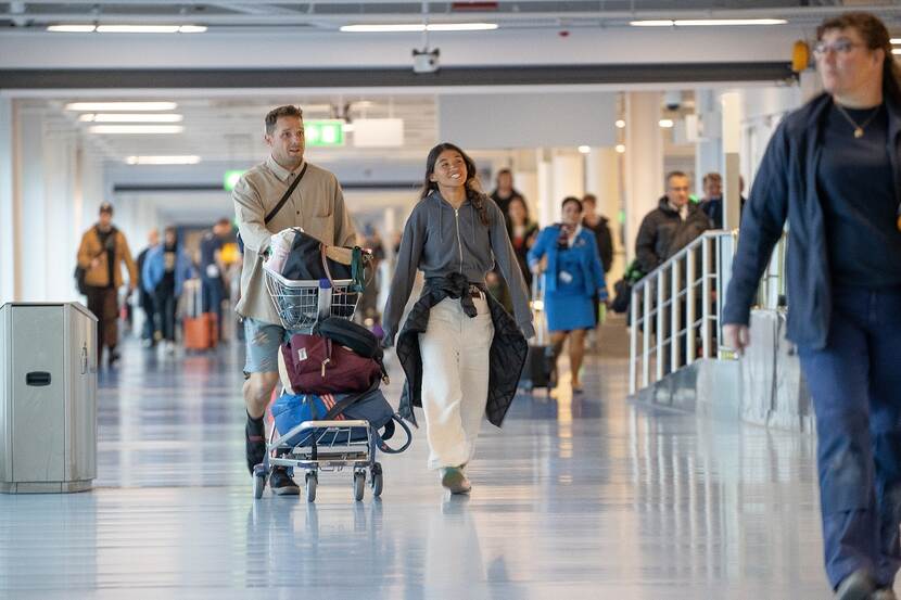 Reizigers op Schiphol